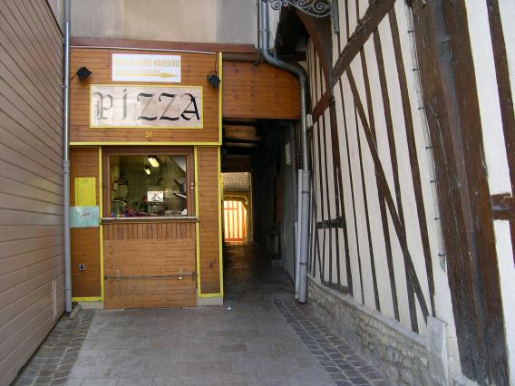  pizzéria (cour Doué)